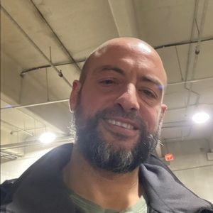 Meet your Posher, Dennis